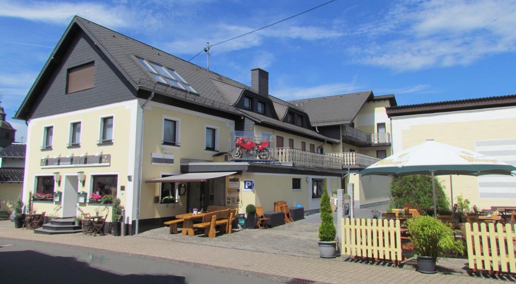 Hotel & Restaurant Hullen Barweiler Exterior photo